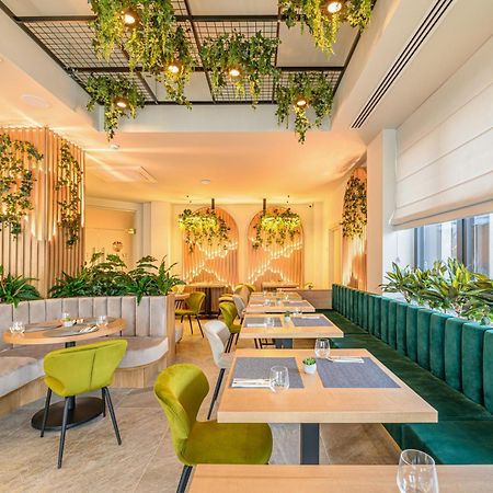 Hotel Dukat グラ・フモアルルイ エクステリア 写真