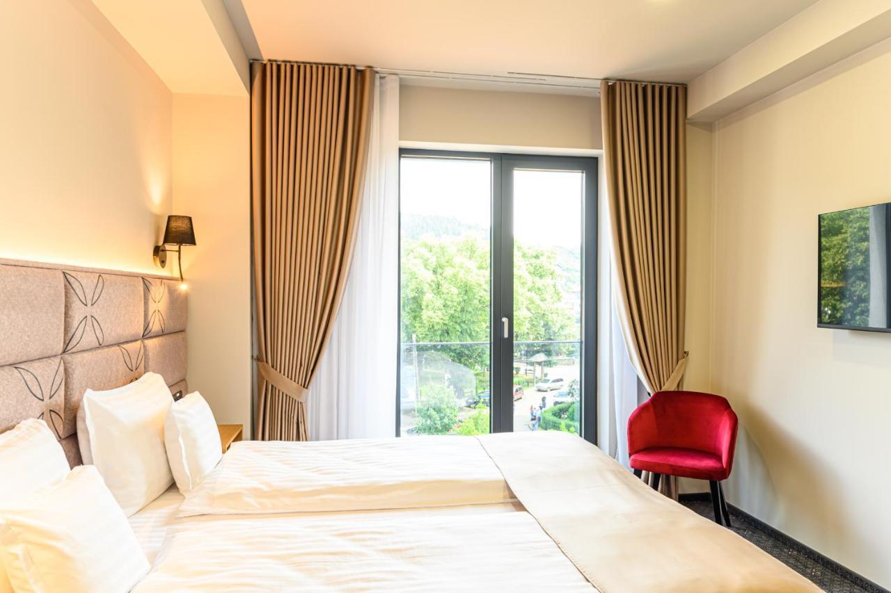 Hotel Dukat グラ・フモアルルイ エクステリア 写真