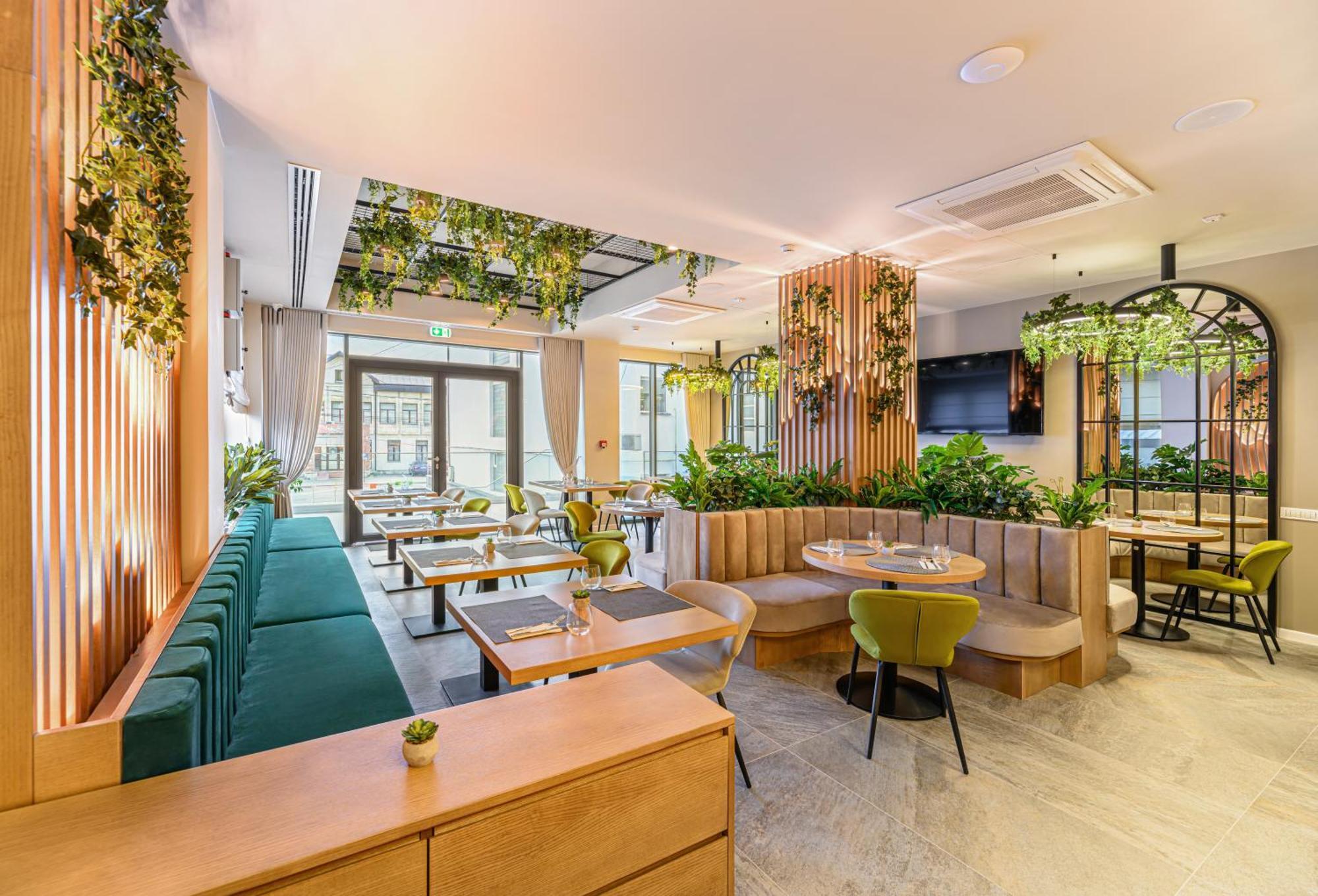 Hotel Dukat グラ・フモアルルイ エクステリア 写真