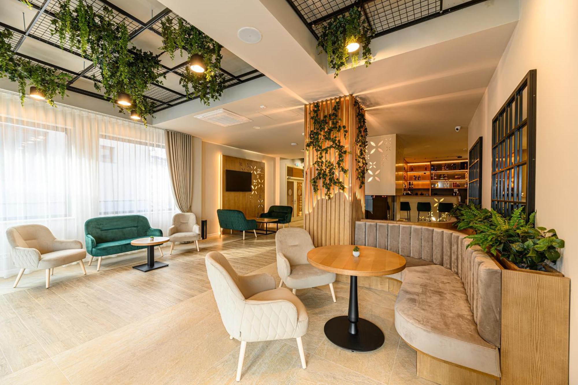 Hotel Dukat グラ・フモアルルイ エクステリア 写真